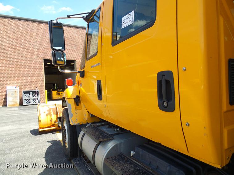 image for item DB2179 2005 International 7400 Crew Cab dump truck