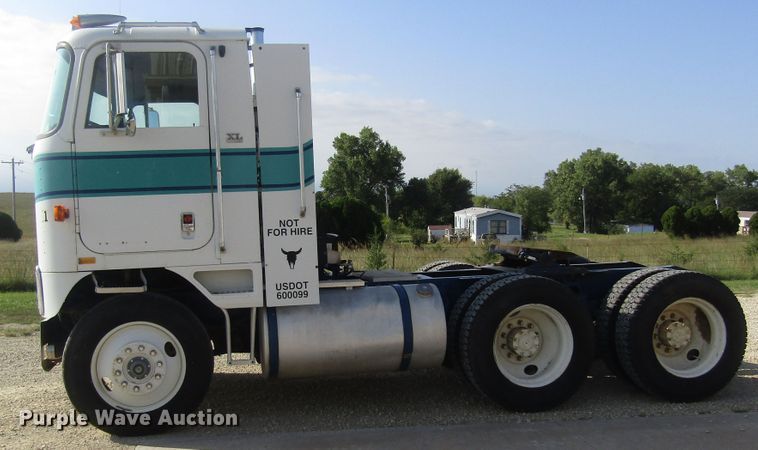 image for item DB4973 1985 International COF9670 Series XL semi truck