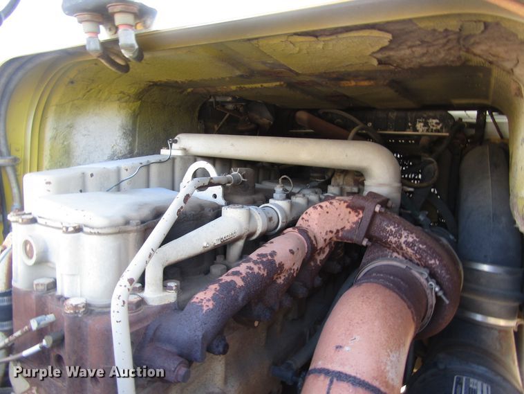 image for item DB4973 1985 International COF9670 Series XL semi truck