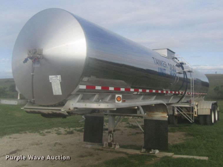 image for item DB4974 1986 Walker 304SS tank trailer
