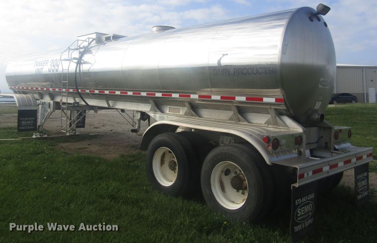 image for item DB4974 1986 Walker 304SS tank trailer