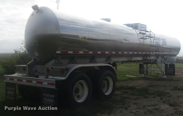 image for item DB4974 1986 Walker 304SS tank trailer