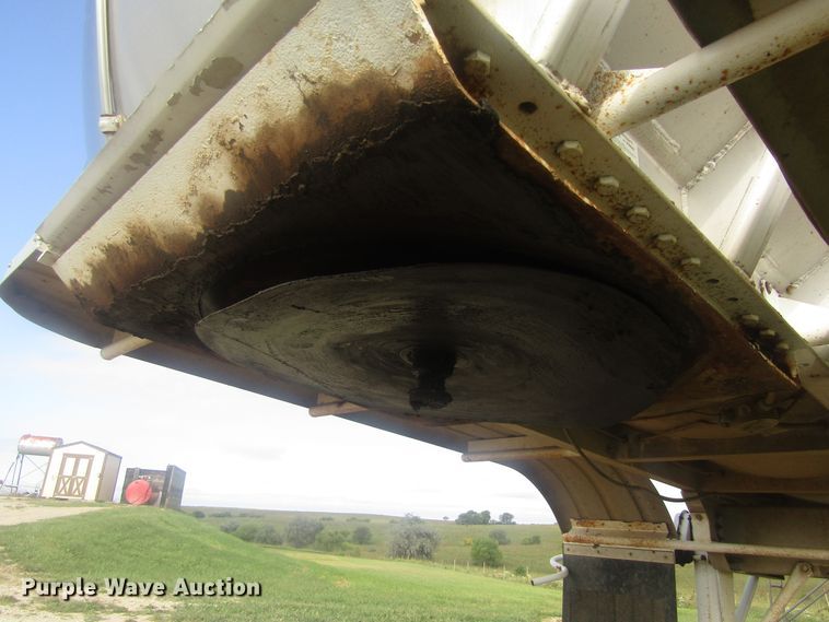 image for item DB4974 1986 Walker 304SS tank trailer