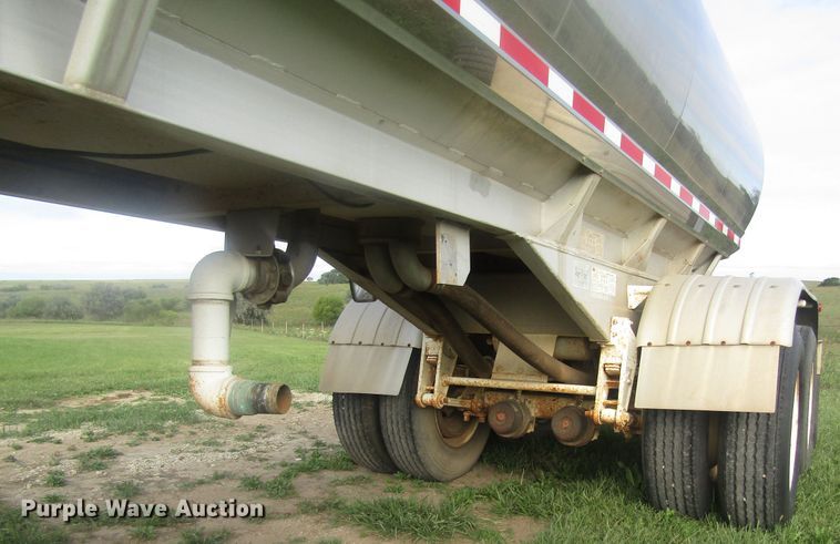 image for item DB4974 1986 Walker 304SS tank trailer