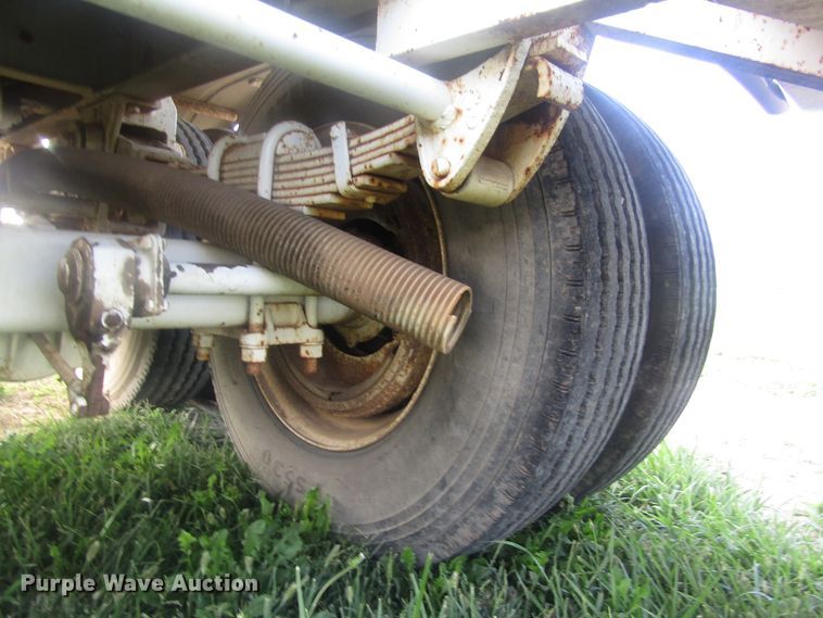 image for item DB4974 1986 Walker 304SS tank trailer
