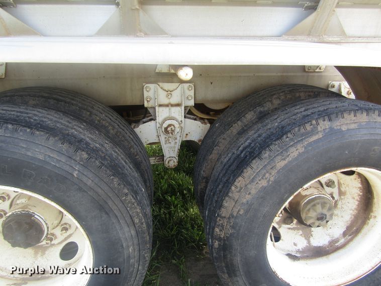 image for item DB4974 1986 Walker 304SS tank trailer