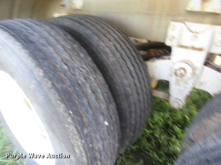 image for item DB4974 1986 Walker 304SS tank trailer