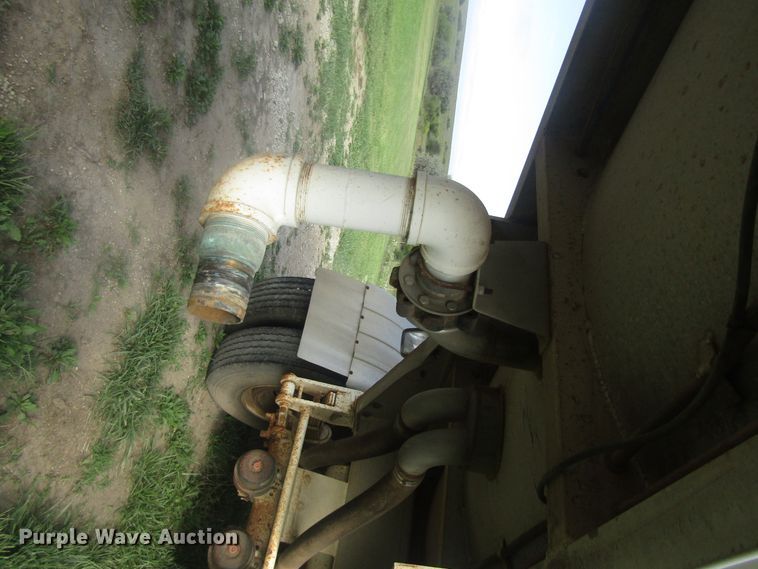 image for item DB4974 1986 Walker 304SS tank trailer