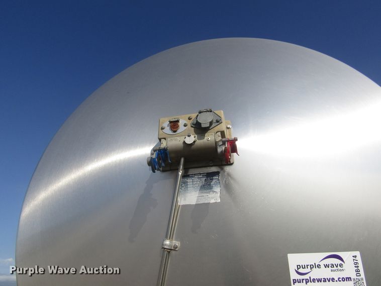 image for item DB4974 1986 Walker 304SS tank trailer