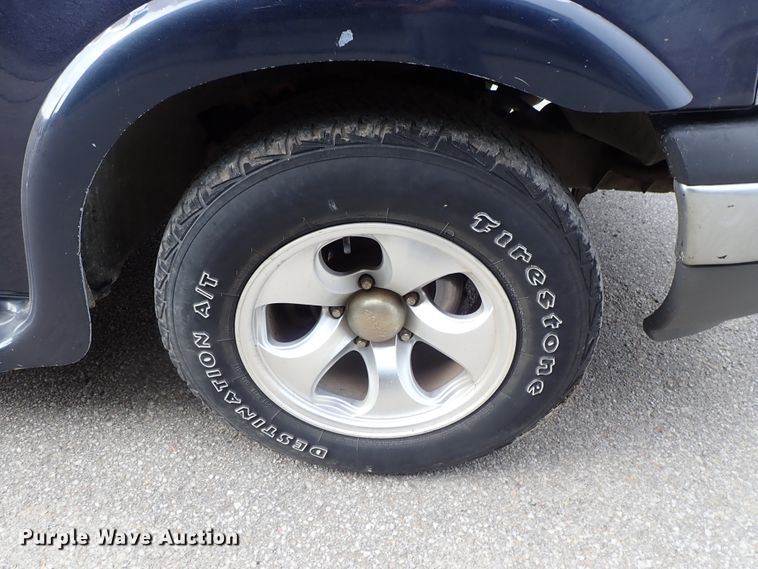 image for item DB7691 2002 Ford F150 pickup truck