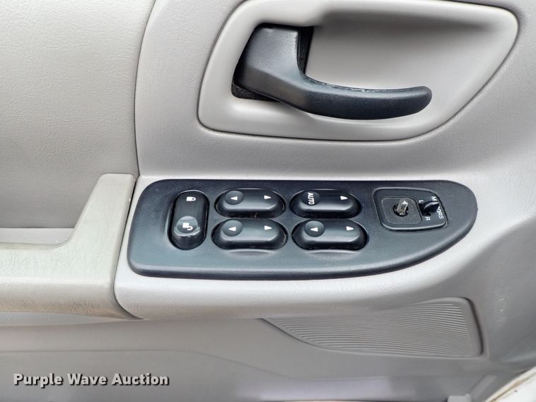 image for item DB7712 2002 Ford Windstar van