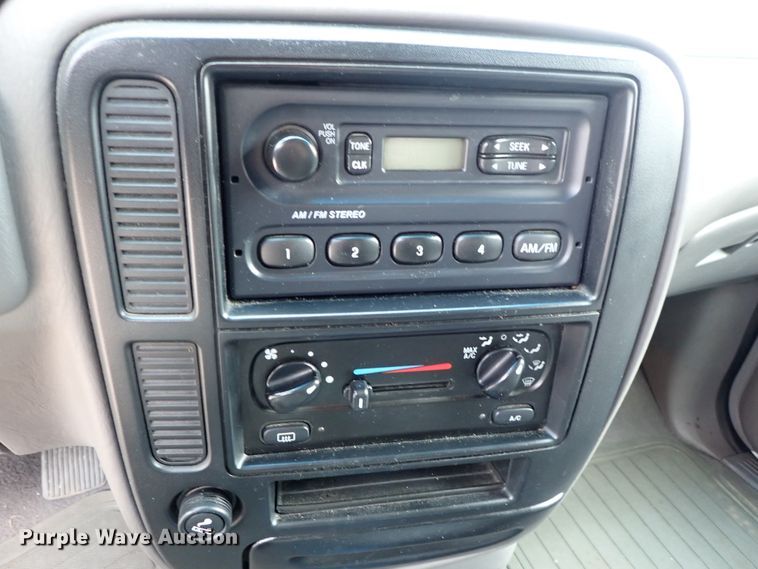 image for item DB7712 2002 Ford Windstar van