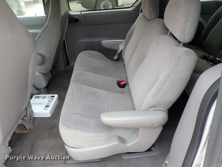 image for item DB7712 2002 Ford Windstar van