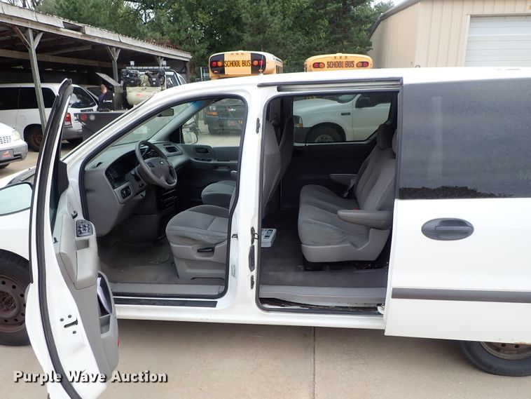 image for item DB7712 2002 Ford Windstar van