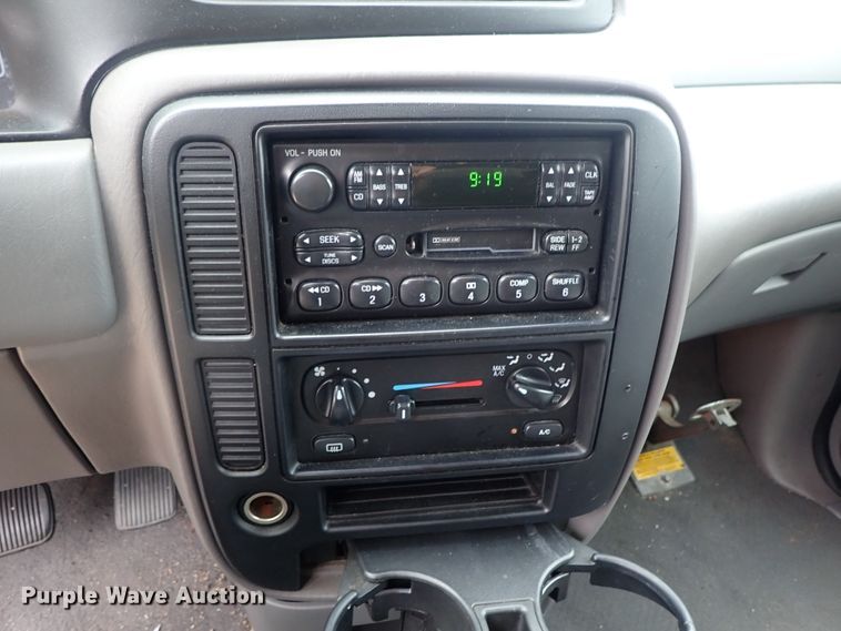 image for item DB7713 2003 Ford Windstar van