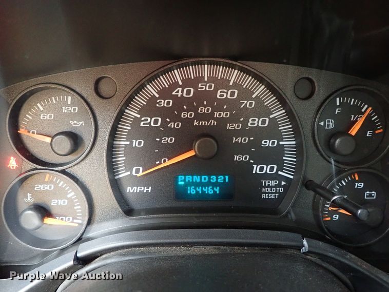 image for item DB7715 2006 Chevrolet Express 3500 Blue Bird school bus