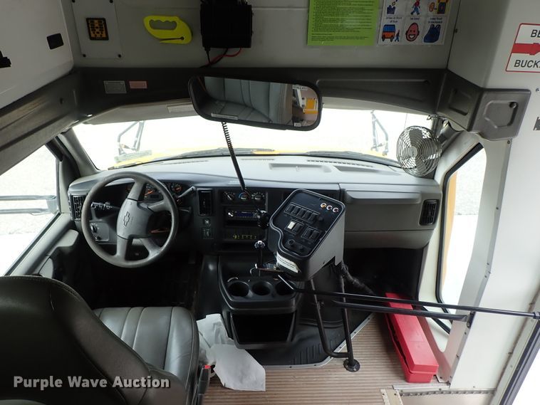 image for item DB7715 2006 Chevrolet Express 3500 Blue Bird school bus