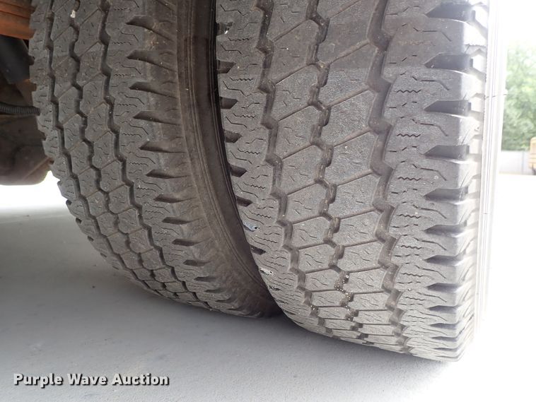 image for item DB7715 2006 Chevrolet Express 3500 Blue Bird school bus