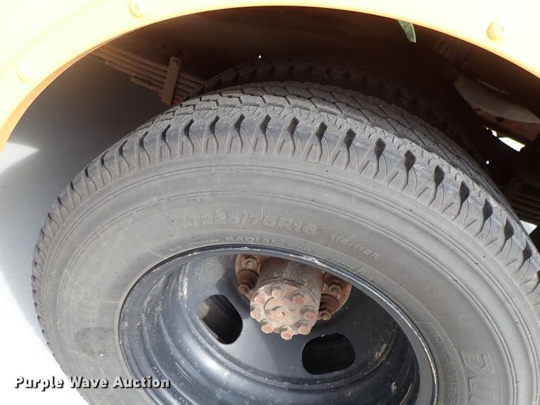 image for item DB7715 2006 Chevrolet Express 3500 Blue Bird school bus