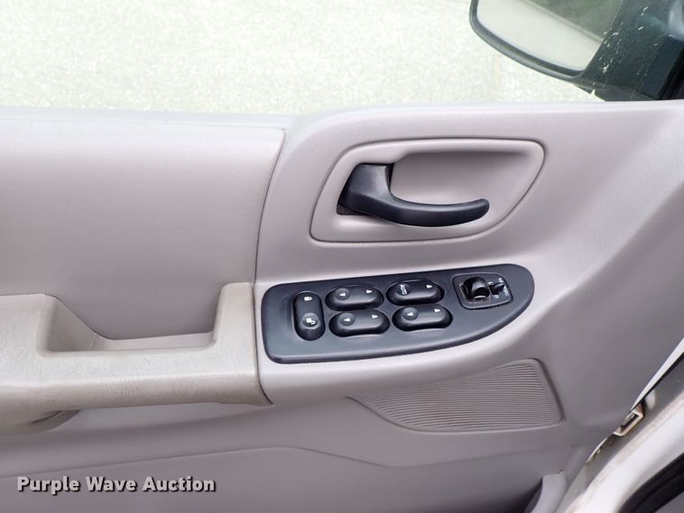 image for item DB7716 2001 Ford Windstar van