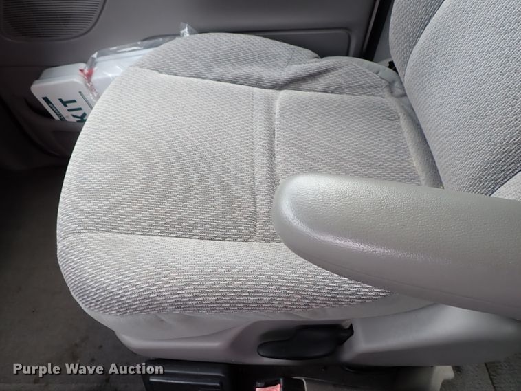 image for item DB7716 2001 Ford Windstar van