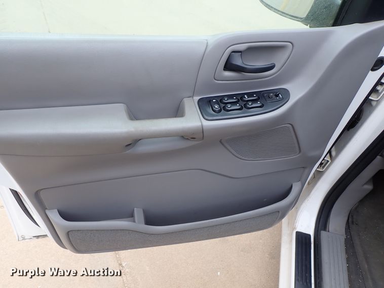 image for item DB7717 2003 Ford Windstar van