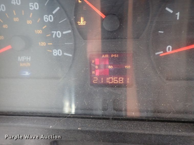 image for item DB7719 2000 Blue Bird TC2000 school bus