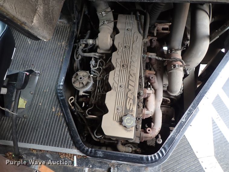 image for item DB7719 2000 Blue Bird TC2000 school bus