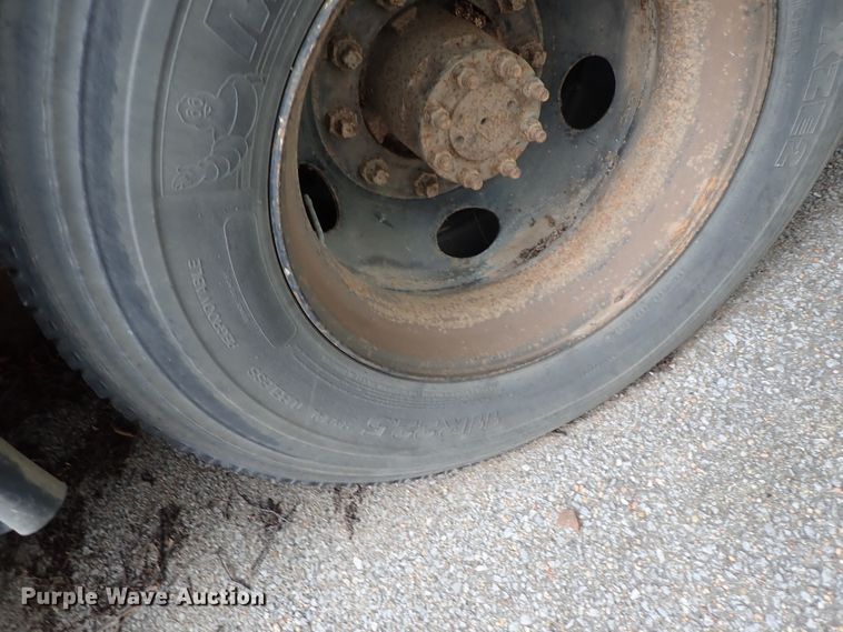 image for item DB7719 2000 Blue Bird TC2000 school bus