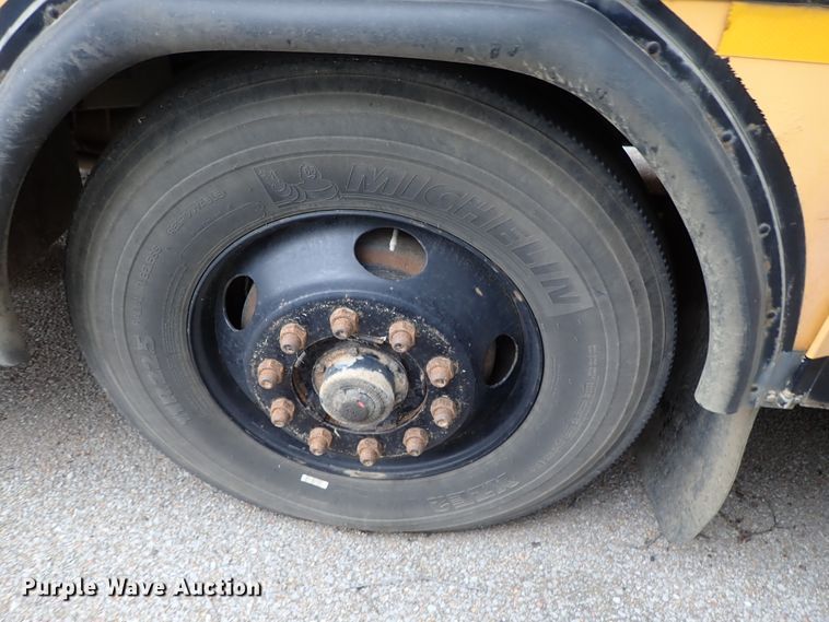 image for item DB7719 2000 Blue Bird TC2000 school bus