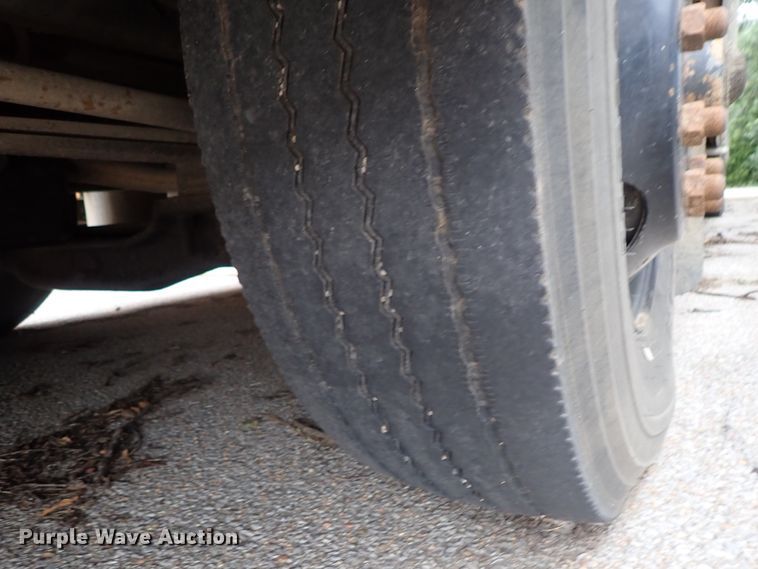 image for item DB7719 2000 Blue Bird TC2000 school bus