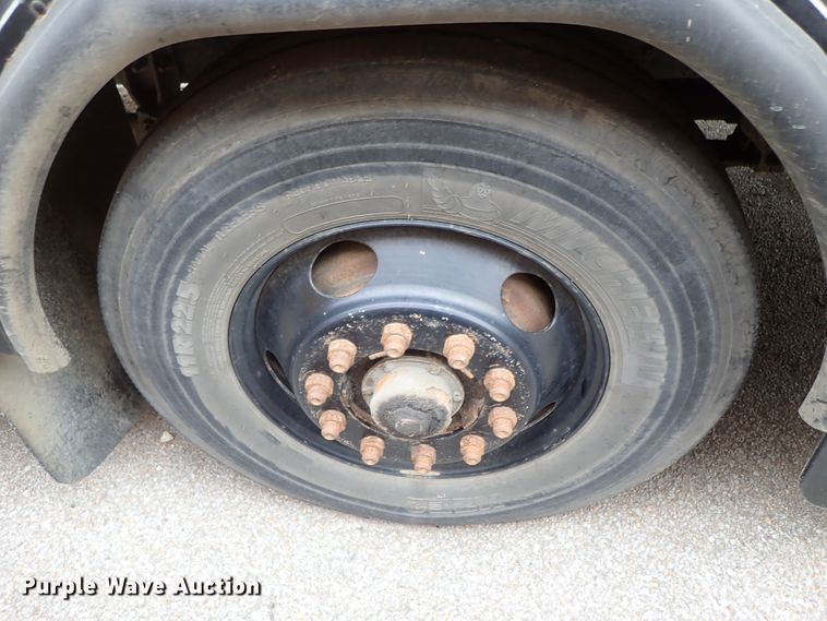 image for item DB7719 2000 Blue Bird TC2000 school bus