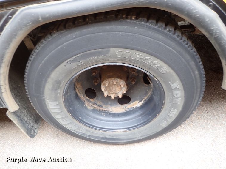 image for item DB7719 2000 Blue Bird TC2000 school bus