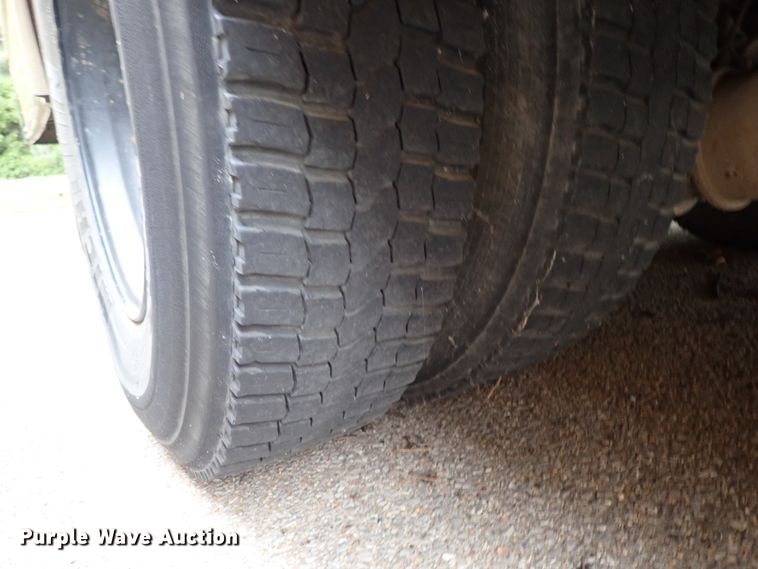 image for item DB7719 2000 Blue Bird TC2000 school bus