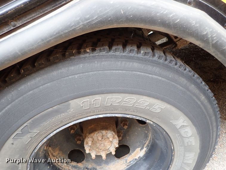 image for item DB7719 2000 Blue Bird TC2000 school bus