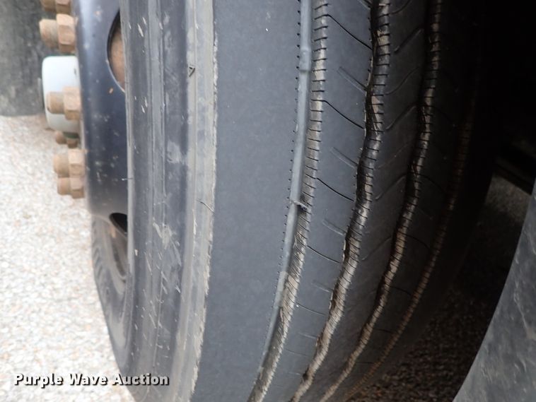 image for item DB7720 1999 Blue Bird TC2000 school bus