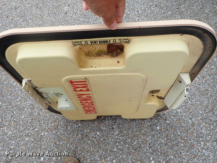 image for item DB7720 1999 Blue Bird TC2000 school bus