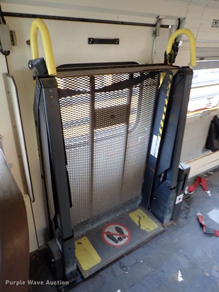 image for item DB7721 1998 Blue Bird TC2000 school bus