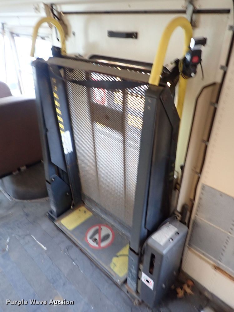 image for item DB7721 1998 Blue Bird TC2000 school bus