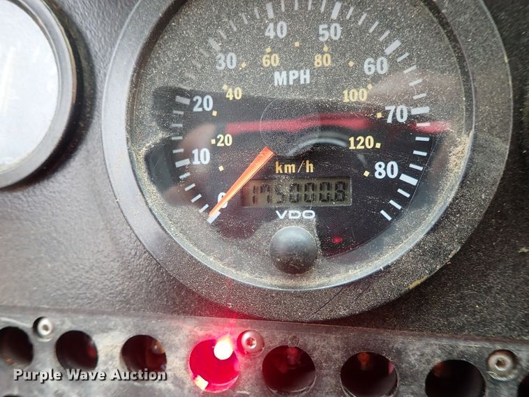 image for item DB7722 2002 Blue Bird TC2000 school bus