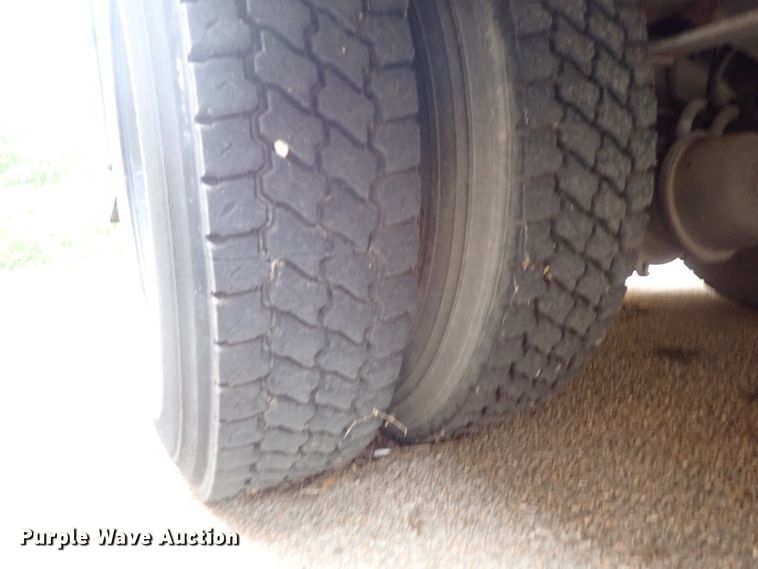 image for item DB7722 2002 Blue Bird TC2000 school bus