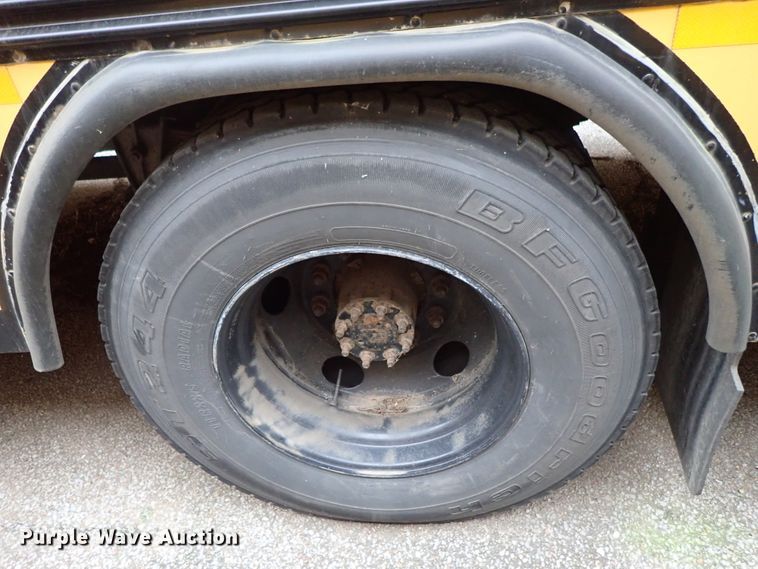 image for item DB7722 2002 Blue Bird TC2000 school bus