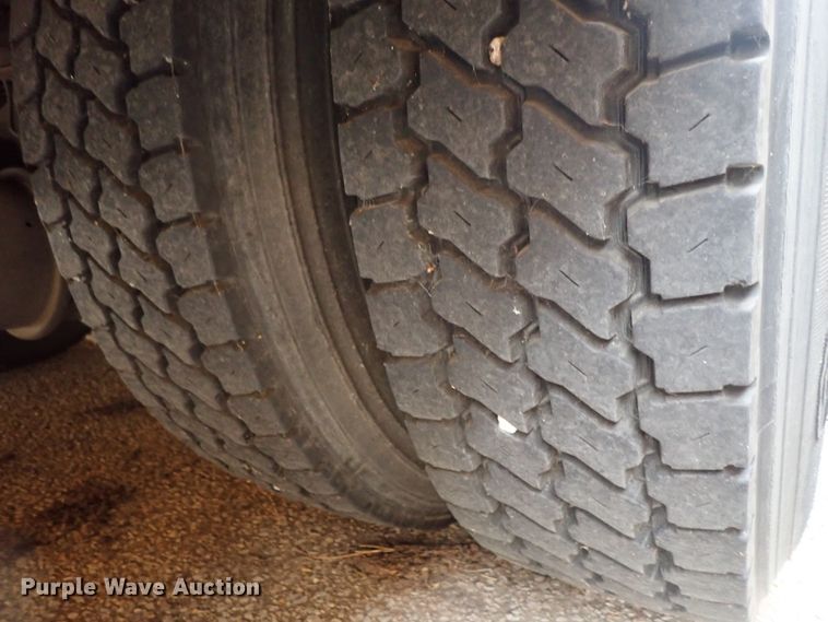 image for item DB7722 2002 Blue Bird TC2000 school bus