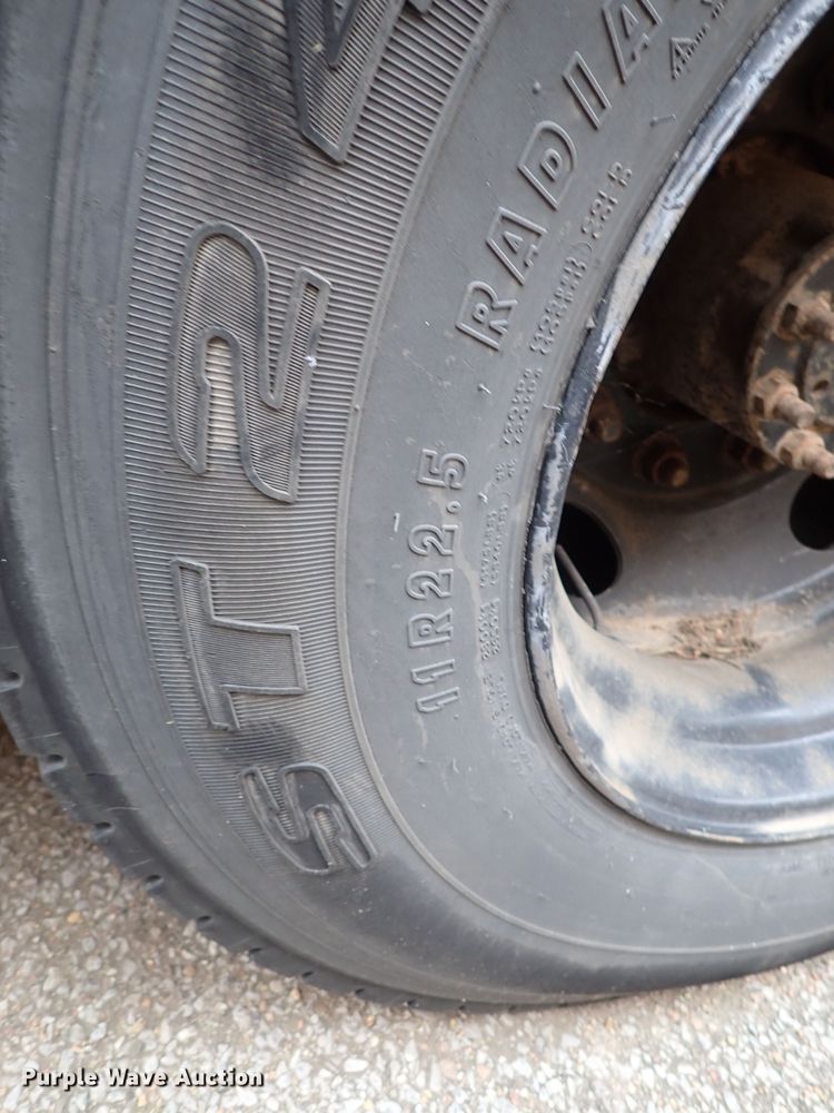 image for item DB7722 2002 Blue Bird TC2000 school bus