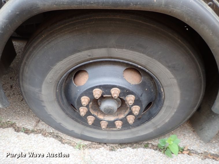 image for item DB7722 2002 Blue Bird TC2000 school bus