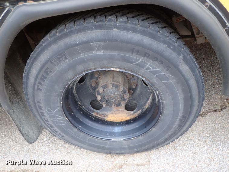 image for item DB7723 2002 Blue Bird TC2000 school bus