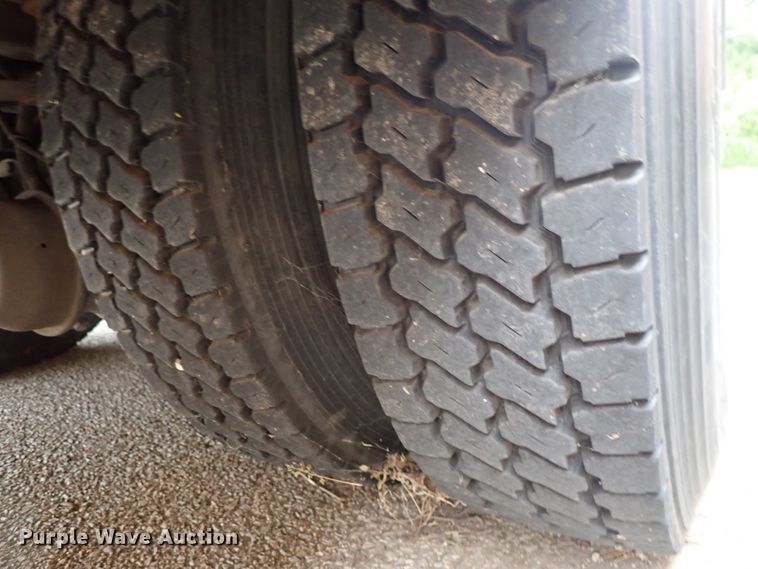 image for item DB7723 2002 Blue Bird TC2000 school bus