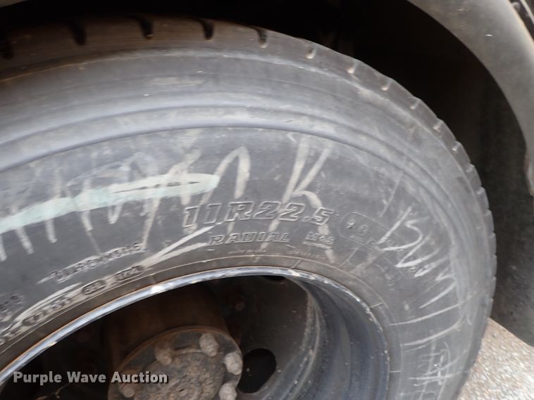 image for item DB7723 2002 Blue Bird TC2000 school bus