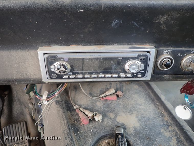 image for item DB7725 1995 White GMC WG semi truck