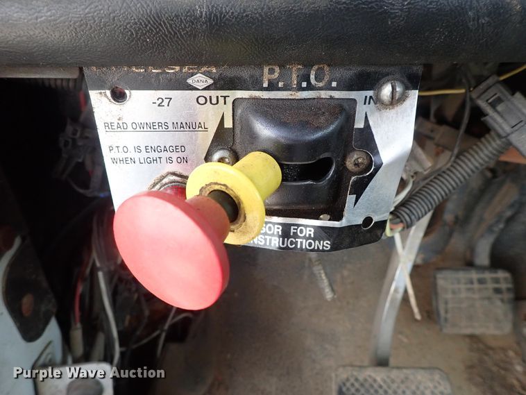 image for item DB7725 1995 White GMC WG semi truck